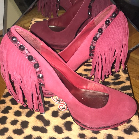 Sexy Red Fringe Suede Pumps! - Picture 5 of 7